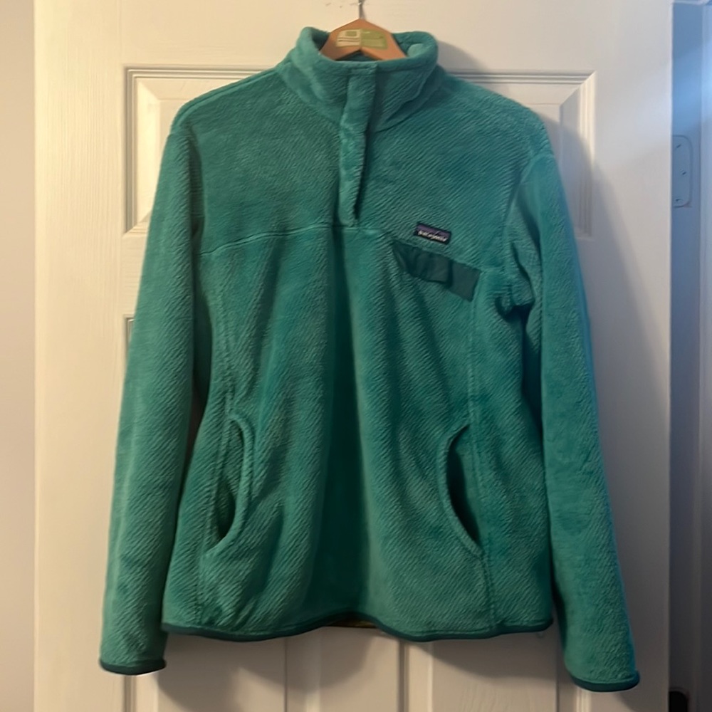 Women’s extra large green Patagonia pullover